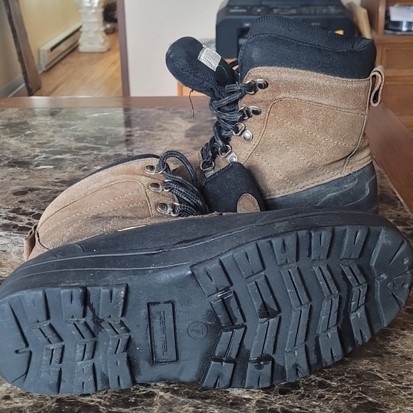 Ozark Trail boots - Picture 5 of 5